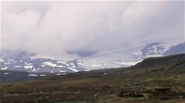 A brief glimpse of the Hardanger Glacier from our bus